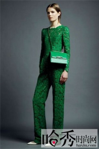 Năm Rắn diện màu xanh lục bảo