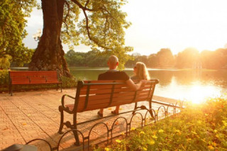 Ngắm Hà Nội thơ mộng, óng vàng mỗi chiều thu qua