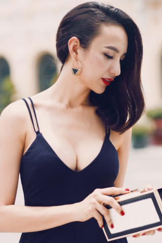 Ngẩn ngơ vì vẻ gợi cảm của hoa hậu Ngọc Diễm