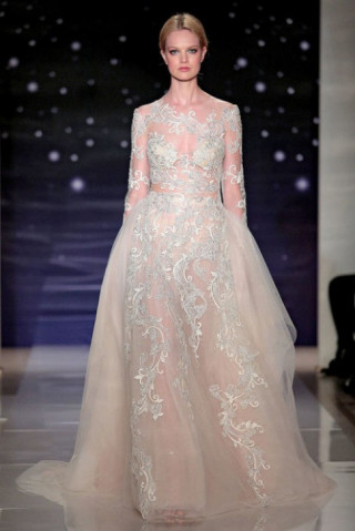 Những mẫu váy cưới táo bạo mà vẫn đầy duyên dáng