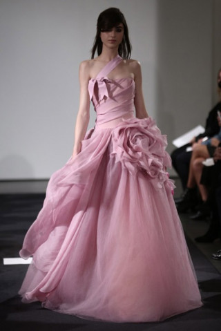 Nụ hồng chớm nở của Vera Wang