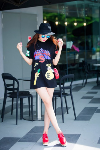 Phối đồ dạo phố đẹp như siêu mẫu Khánh Ngọc