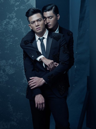 Quang Đại âu yếm người mẫu nam trong bộ ảnh mới