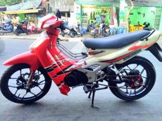 Satria 2000 độ độc với dàn chân một gắp cùng mâm R3
