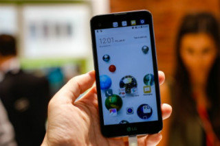 Smartphone hai màn hình giá 5 triệu đồng của LG về Việt Nam