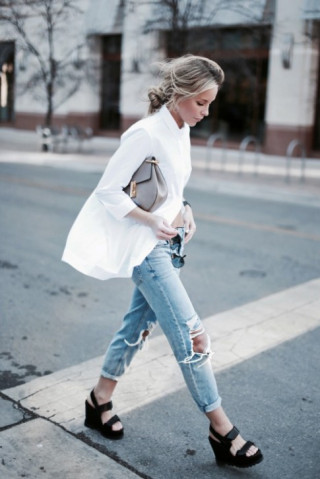 Sơ mi trắng và quần jeans đã bao giờ lỗi mốt?