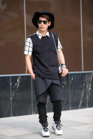 Stylist của Minh Hằng gợi ý mặc tối giản với trắng đen