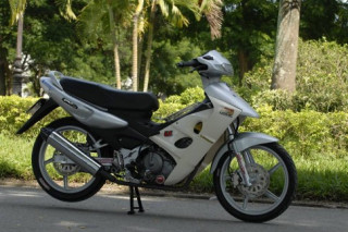 Suzuki FX bạc với sự trở lại đầy ấn tượng