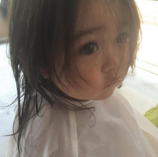 “Tan chảy” vì giọt nước mắt của cô bé Nhật khi…bị cắt tóc
