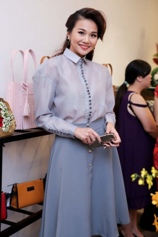 Thanh Hằng thanh lịch, quý phái với mẫu váy cổ điển