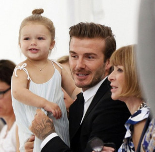 Thiết kế mới của Victoria Beckham bị chê