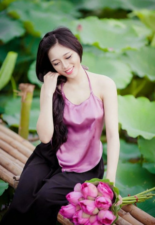 Thương lắm yếm đào ơi…