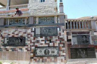 Tường nhà ngập tiền độc lạ ở Phúc Kiến