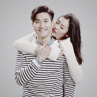 Váy hiệu xa xỉ của siêu mẫu Liu Wen khi hẹn hò Siwon
