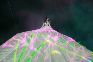 Váy hot nhất tuần: 3 bộ cánh hút mắt ngày đầu năm