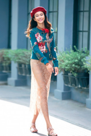 Váy hot nhất tuần: Chân váy gây hiểu lầm của Mâu Thủy