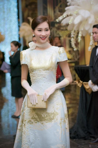 Váy hot nhất tuần: Thu Thảo bị hiểu lầm vì váy rộng