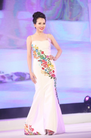 Vẻ đẹp 12 cô gái đầu tiên lọt chung kết Hoa hậu Bản sắc