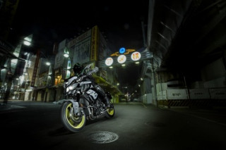 Yamaha MT-10 ra mắt thị trường vào tháng 5/2016 với giá khoảng 318 triệu đồng