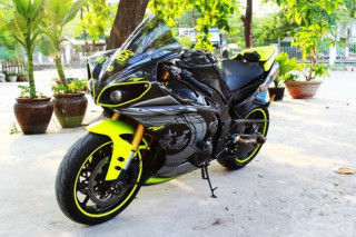 Yamaha R1 đời cũ độ cực chất của biker Sài Thành