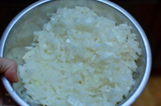 Bắp cải cuộn cơm nóng hổi
