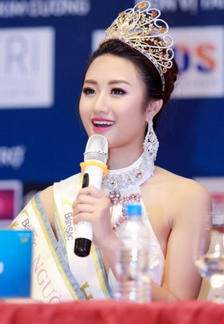 Chuyện thú vị về tân hoa hậu Bản sắc qua lời kể của mẹ
