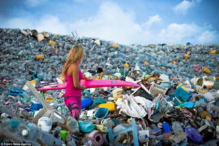 Đảo rác khổng lồ phía sau thiên đường biển Maldives