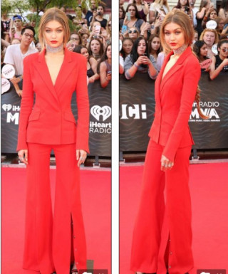 Gigi Hadid mặc áo khoét sâu, quần xẻ tà trên thảm đỏ