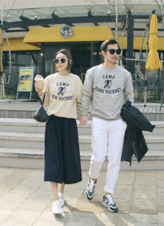 Gợi ý đồ đôi chơi Tết cho cặp mới cưới