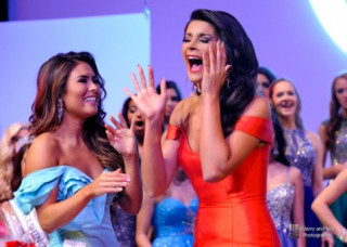 Hoa khôi Mỹ bị tước vương miện vì lái xe khi say xỉn