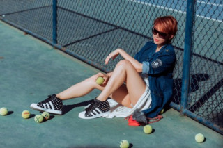 Minh Hằng mặc soóc ngắn khoe chân thon nuột nà