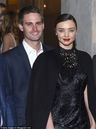 Miranda Kerr về chung một nhà với tỷ phú kém 7 tuổi