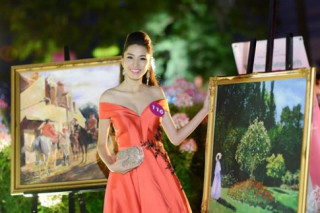 Người đẹp HH Hoàn vũ VN khoe vai thon tại dạ tiệc