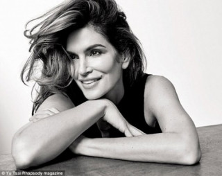 Siêu mẫu Cindy Crawford giải nghệ ở tuổi 50