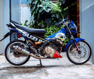 Suzuki Raider đầy cá tính trong bộ cánh hàng hiệu
