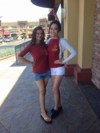 Tiệc bể bơi sôi động của dàn thí sinh Hoa hậu Điếc