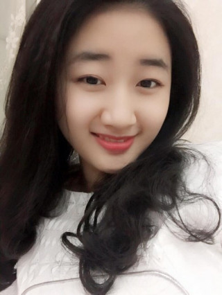 Vẻ đẹp đời thường trong sáng của tân HH Bản sắc Việt