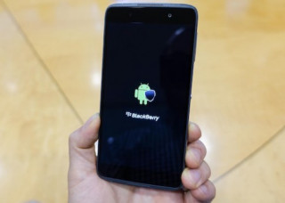  BlackBerry và ván bài Android giá rẻ từ Trung Quốc 