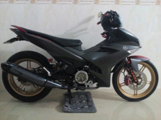 Cực ngầu cùng với Exciter 150 đen nhám
