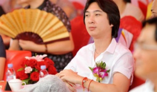 Dàn bồ siêu xinh của cậu ấm giàu thứ nhì Trung Quốc