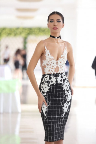 Học sao Việt diện vòng cổ choker rẻ, đẹp, hiệu quả