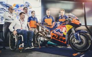 KTM chính thức ra mắt RC16 - chuẩn bị cho giải đua MotoGP 2017