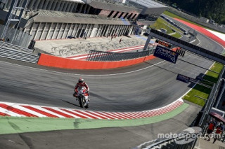 MotoGP - Red Bull Ring: Casey Stoner, Rossi, Lorenzo… đều tỏ ra lo ngại an toàn tại các góc cua