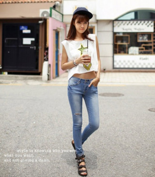 Tăng sức nóng cho hè bằng croptop