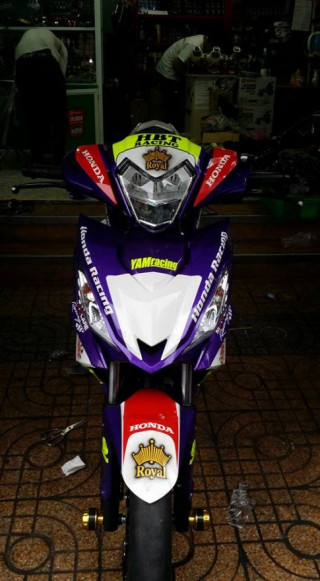 Winner HBT Racing đồ chơi đầy mình