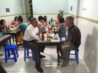 Xuống phố giản dị mà thu hút như Tổng thống Obama