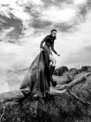 Cặp đôi Next Top Model hóa thân thành chiến binh ma mị