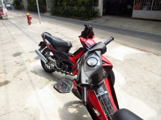 Cặp đôi Wave 125X khoe dáng dưới gầm cầu !!!!!!
