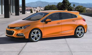  Chevrolet Cruze 2017 bản 5 cửa giá từ 22.200 USD 