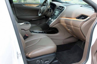  Chi tiết nội thất Lincoln MKC 2016 tại TP HCM 